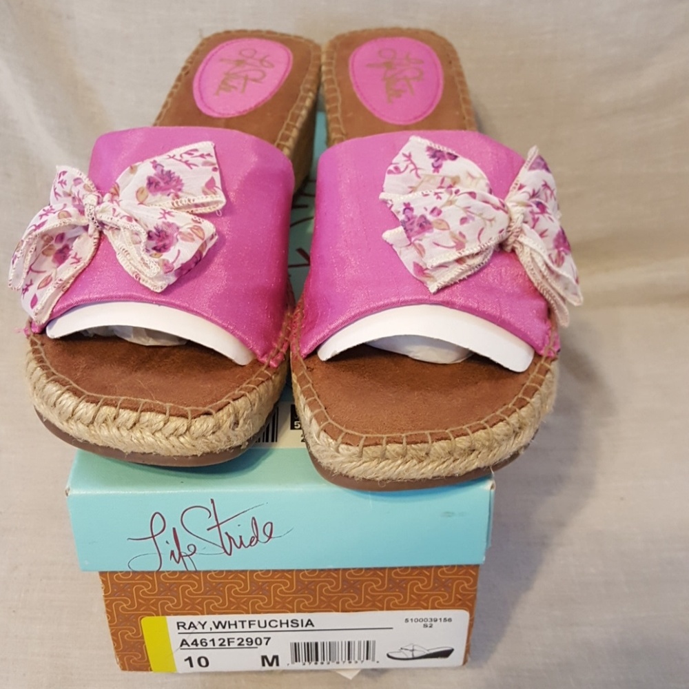Lifestride light pink silk with bow on top wedge